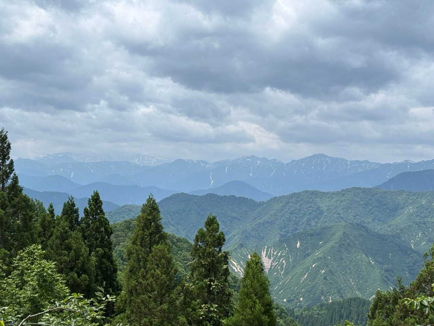 薄っすら白山