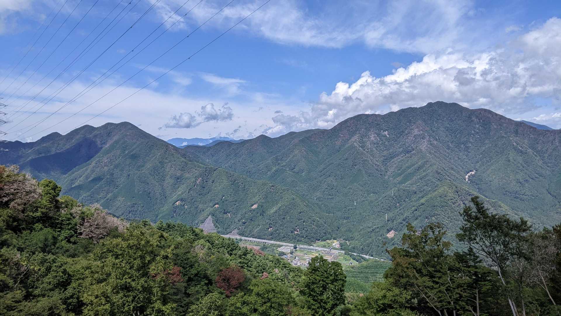 滝小山方面
奥に金峰山も見えます☆
