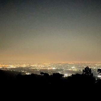 つつじヶ丘高原からの夜景✨
雲が殆ど無い晴天☀️