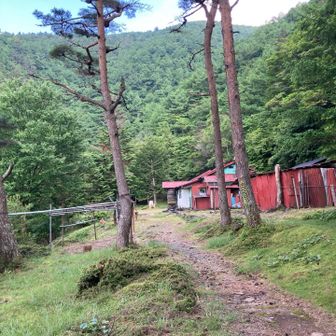 銅山ヒュッテ。泊まれるの？
