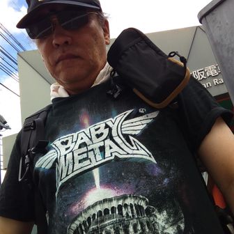 正装のbabymetal  Tシャツ着用は必須‼️

