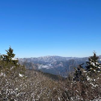 北方向　氷ノ山がドン！