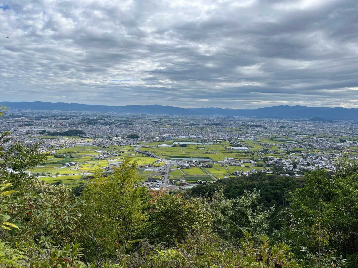 からの奈良の景色✨
手前に見えるのがスタート地点の道の駅ふたかみパーク當麻🚗