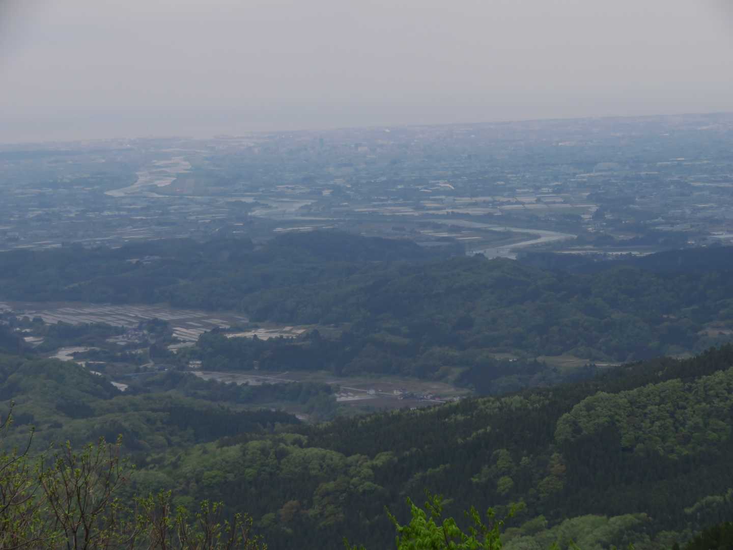 こちら側も方が富山平野がよく見えます。
山の展望は無し。