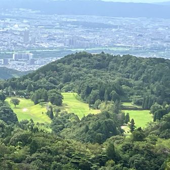 (TORORISAN山)大沢山ついたドー
先ほど横を通ったベニーカントリー倶楽部さんを撮ってみた😉
