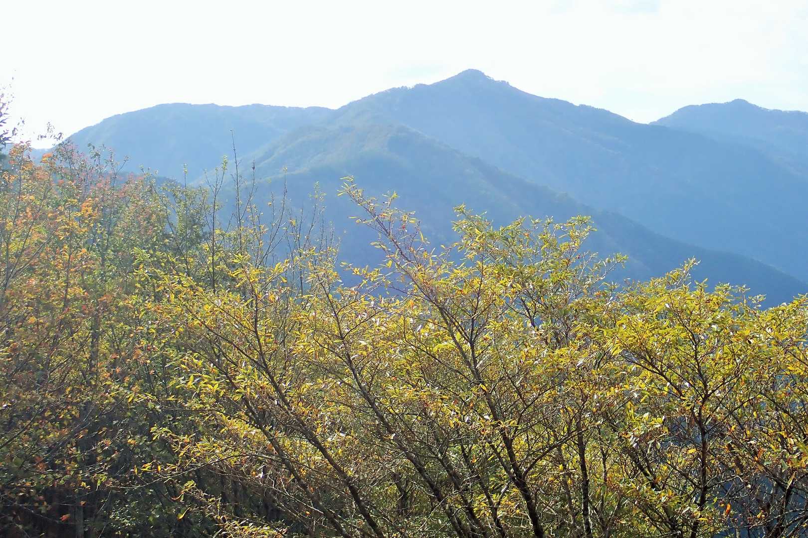 桧塚奥峰、名残惜しく、別れましょう。色鮮やかな一日をありがとう！