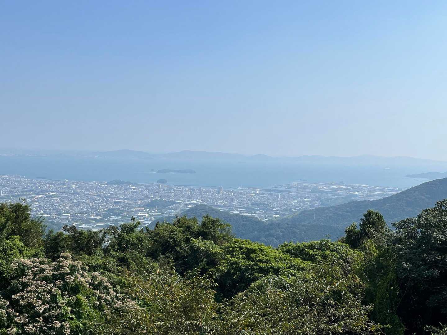 霞んでますが渥美半島まで薄っすら見えます😶‍🌫️