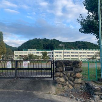 スタート地点でもあり、フィニッシュ地点でもある五日市中学校です🏫