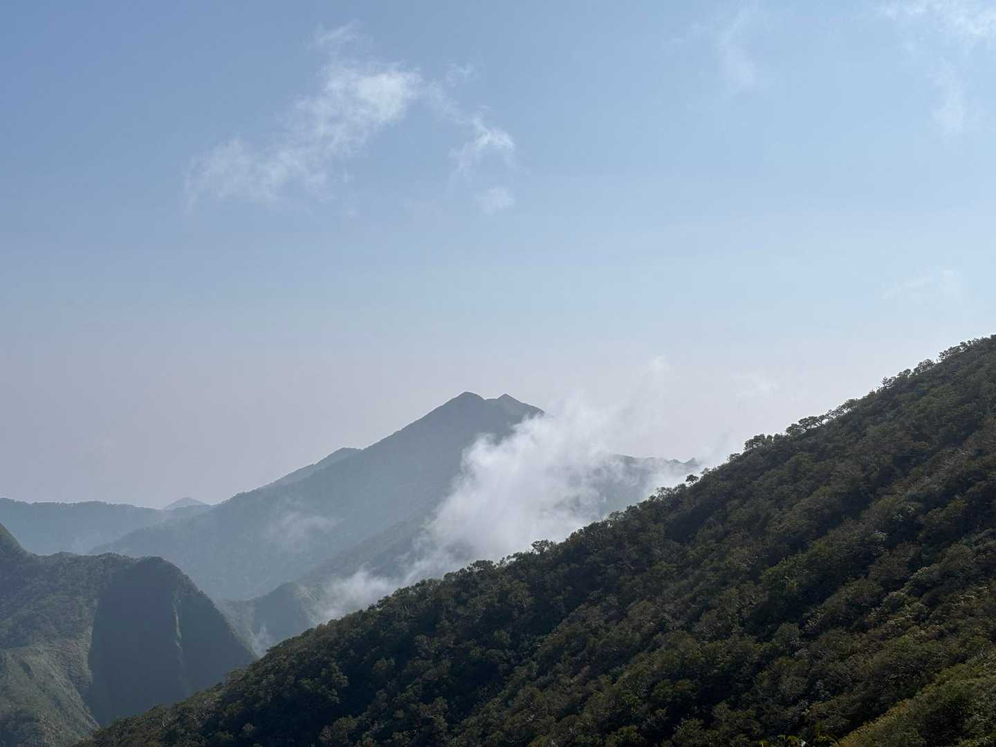 ⛰️ピーク直下にて、
🤩今年冬に伺ったソエマツ😍

この後☁️雲に覆われてしまいました...