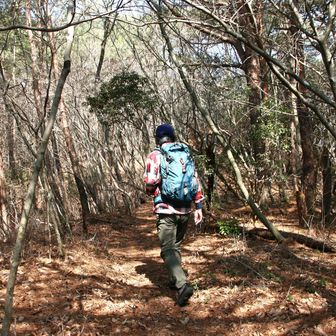 宗賀岩へ向かいます