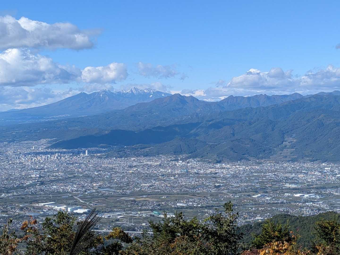 途中に展望あり。
今年3回計画して全部中止になった赤岳。
なんでこんなに行けないんだろ