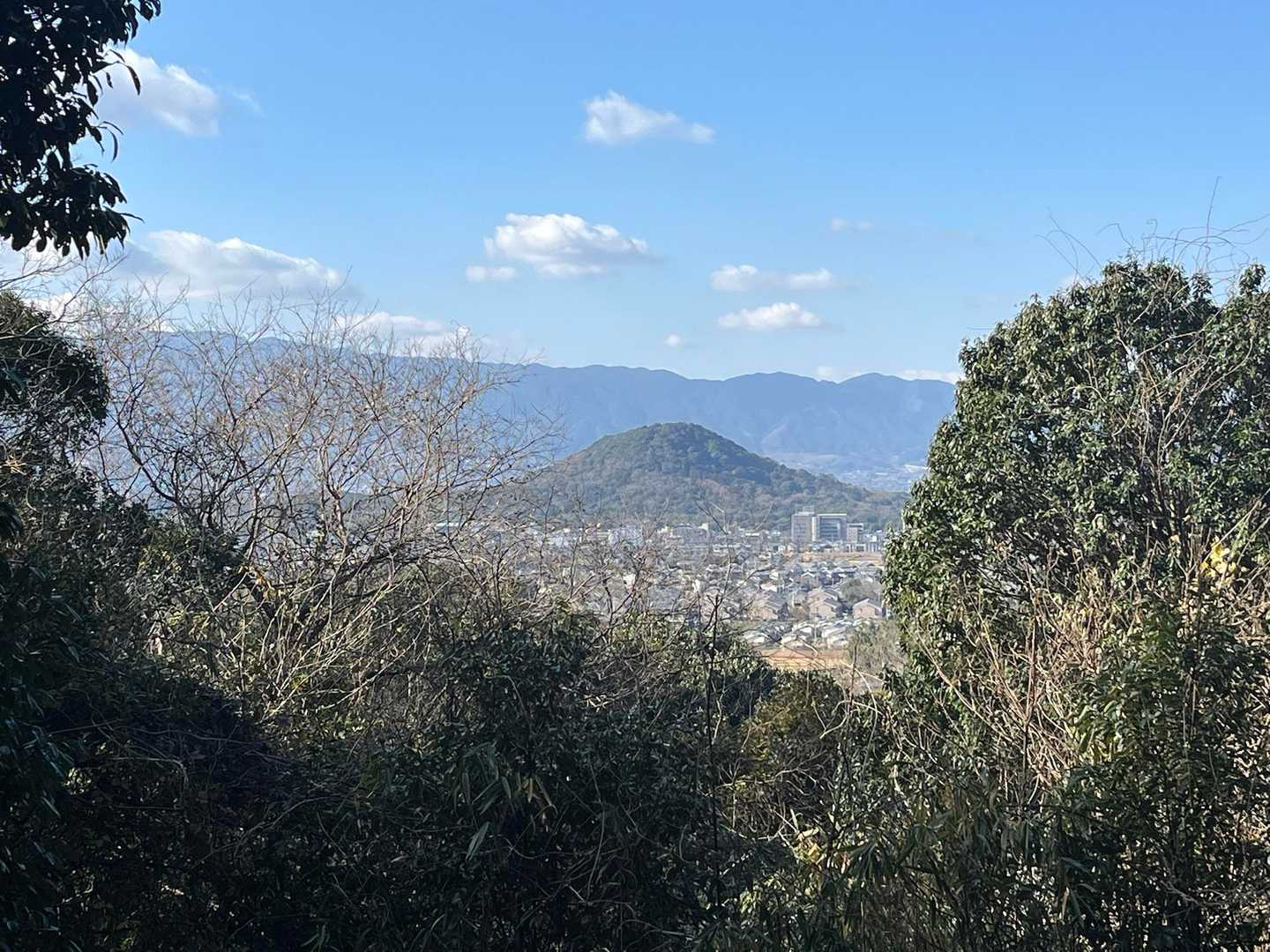 先ほど登った畝傍山