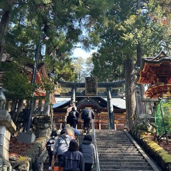 妙法ヶ岳から下山してきて、三峯神社にお参り。