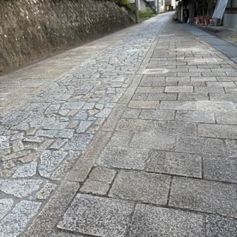 石畳の道を歩きましょう♪