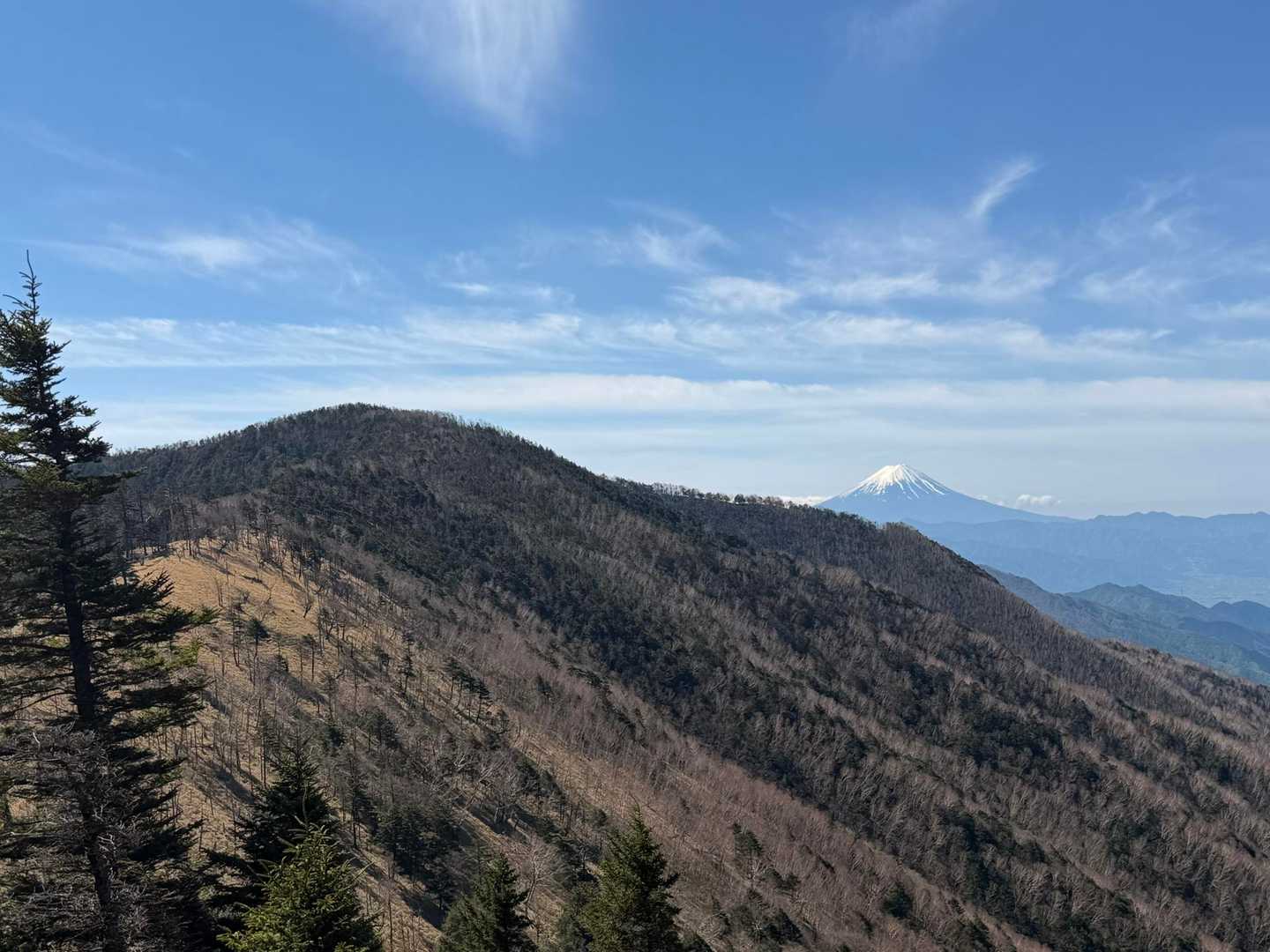 これから歩く稜線と🗻