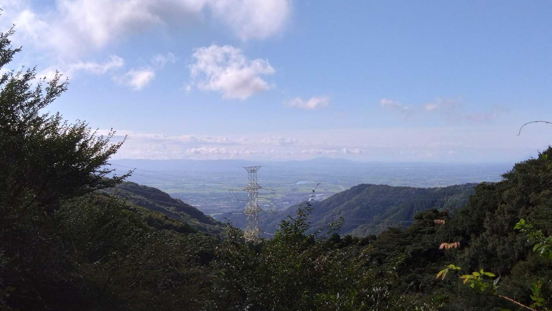 山頂以外での唯一の眺望ポイント。佐賀側(北側)の景色が見える🎵