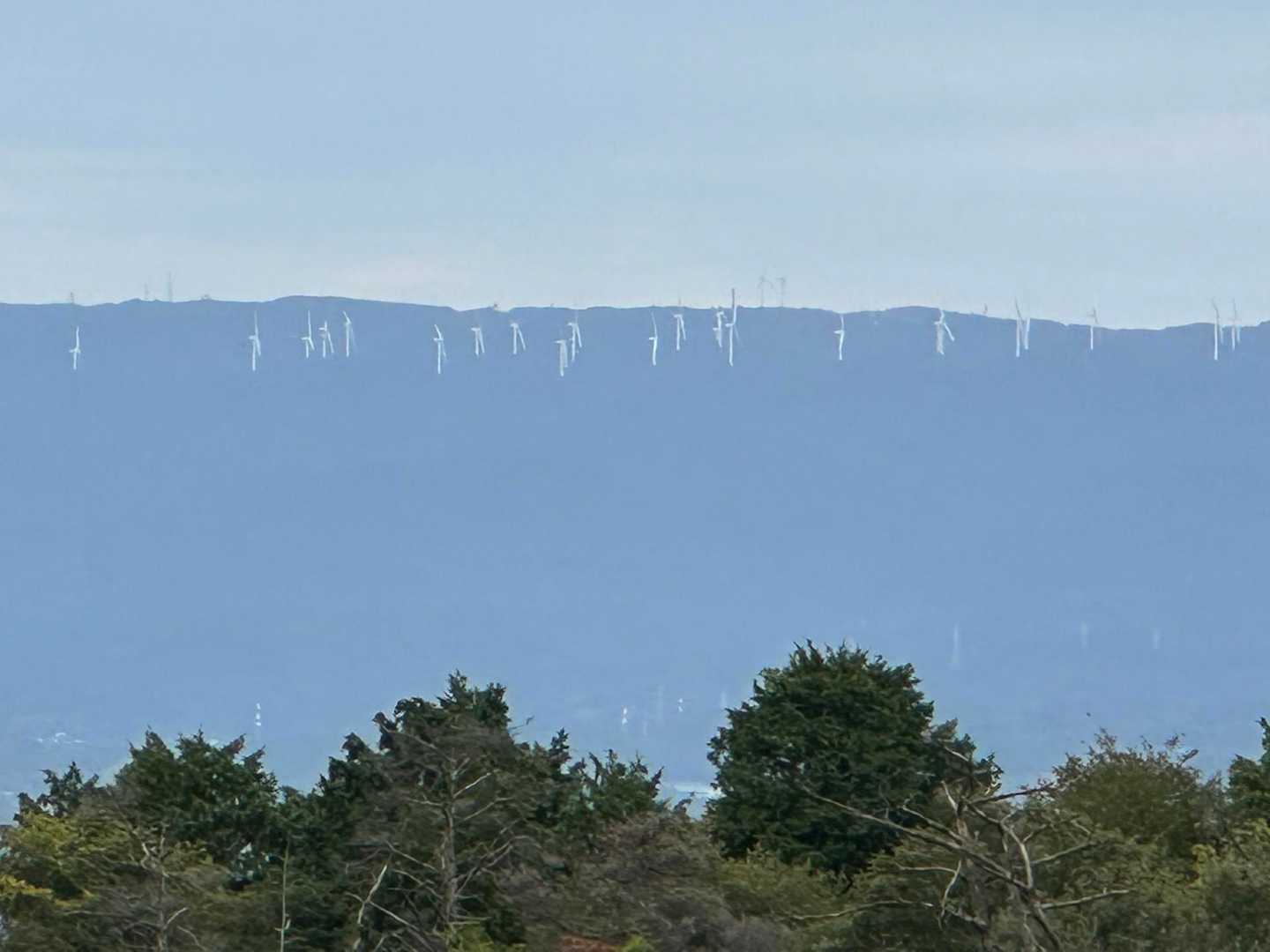 青山の風力発電😃