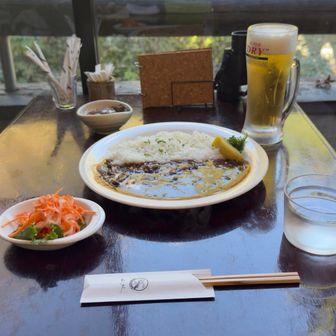 ハヤシライスに🥕にんじんサラダ
🍺生ビールに刺身こんにゃく😋
ついてま〜す🤗