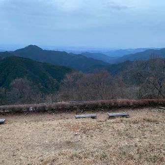 おお、長尾平の展望台着いた〜！
今朝は薄曇りだけど開けていて気持ちいい。
誰もいない展望台で静かにコーヒーを楽しむひととき☕️