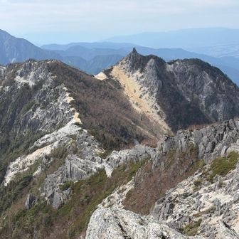 地蔵ケ岳までの稜線　遠い💦オベリスク遠い💦
テント場まで戻る時間を考えて今回は地蔵ケ岳へ行かず引き返しました。