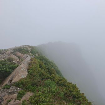 え?もう乳頭山?
山容が全く見えなかった