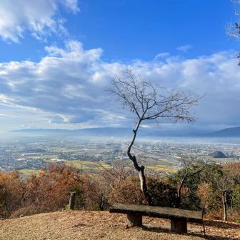 文殊山の途中の東屋🛖
展望よし✨