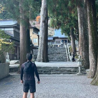 トレイルランナー、山登りをするサトシさん。同じくらいの走力かな？と思って誘ってみたものの、登りの力強さに舌を巻きました
またよろしくお願いします🙇