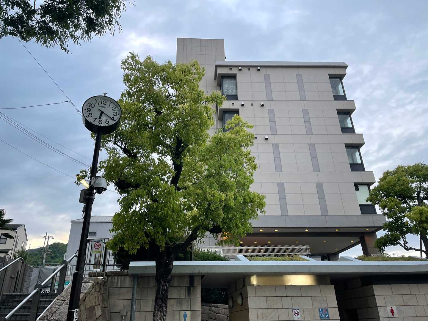 阪急芦屋川駅前。帰ってきました。
30分程の内容だけど、どこか濃密に感じました。