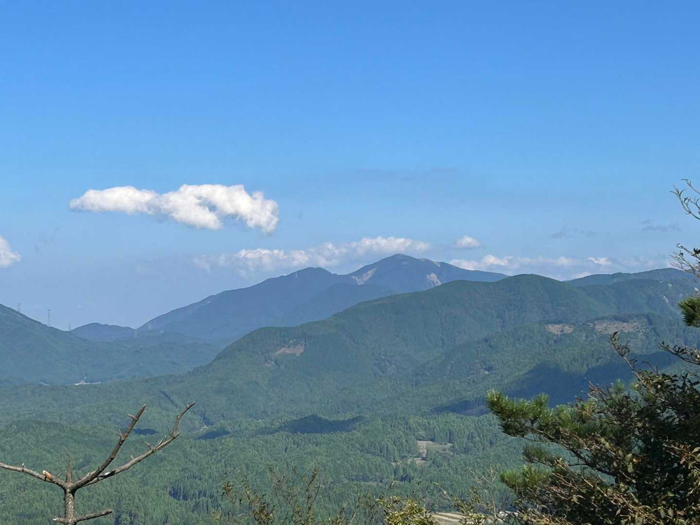 こちらは、雨乞岳方面です♪