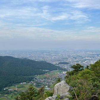 頂上から豊橋の町を見る
