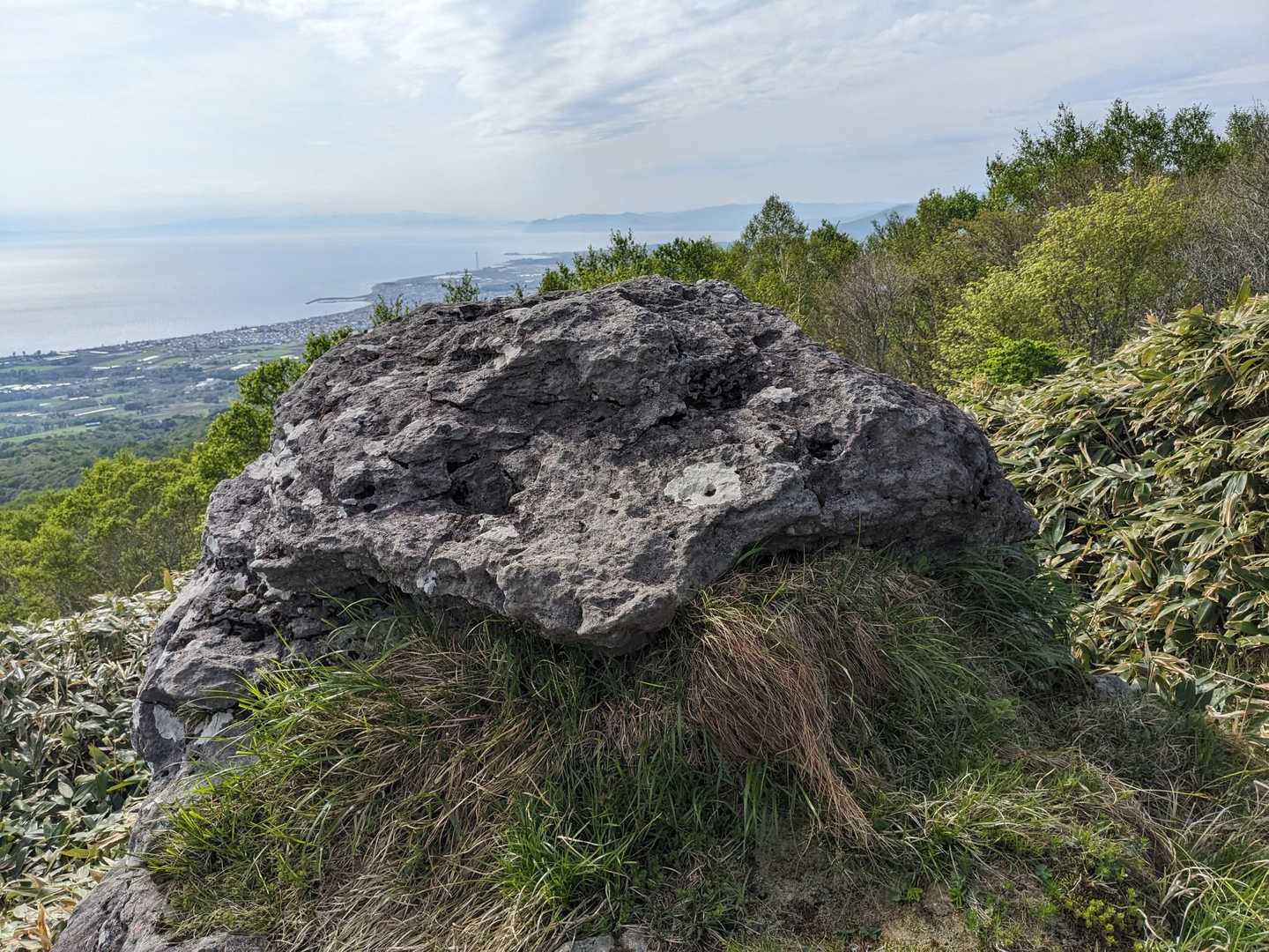 またガマ岩