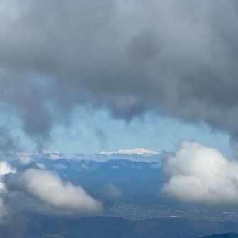 アルプスの山々がが雲の合間から見えました✨
アルプス行きてー❗️
