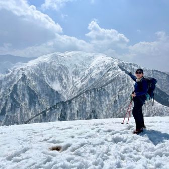平標山が目の前にドーン🏔️✨
これ見てお昼にしたかったのよ😁