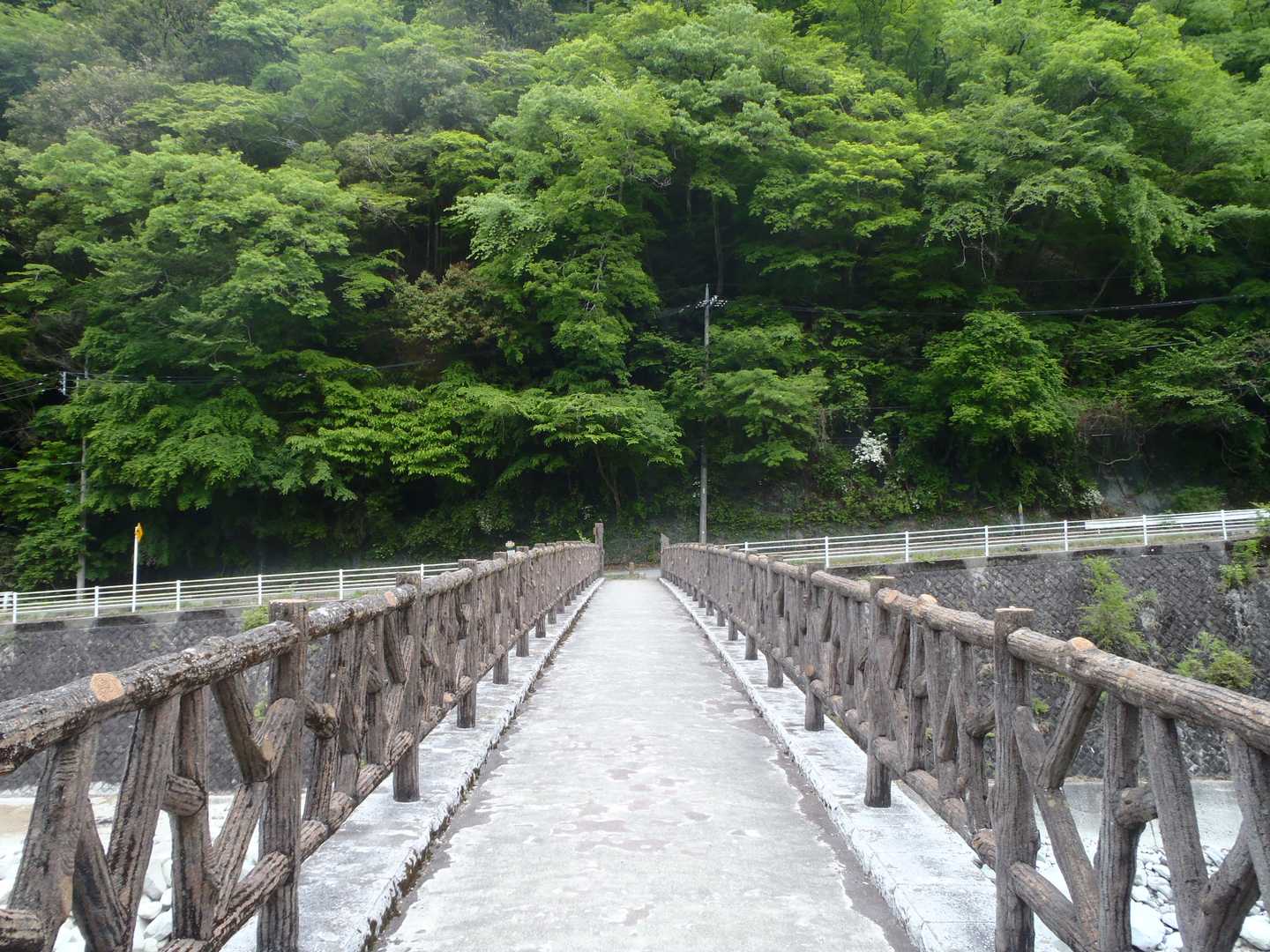 箒沢公園橋。