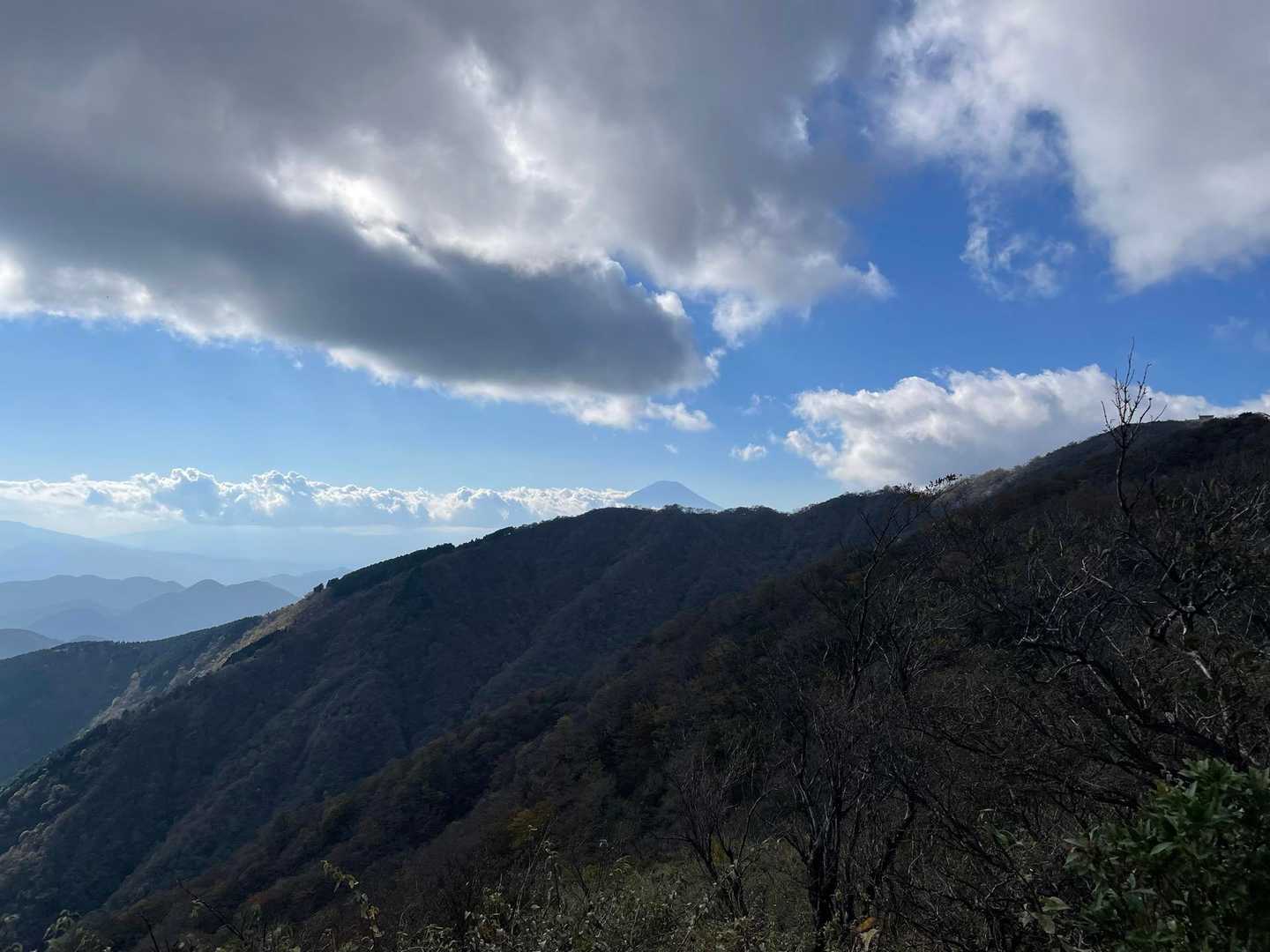 おや！！中央の奥！！

あの立派な風貌は…
富士山のお目見えだぁーーー🤗