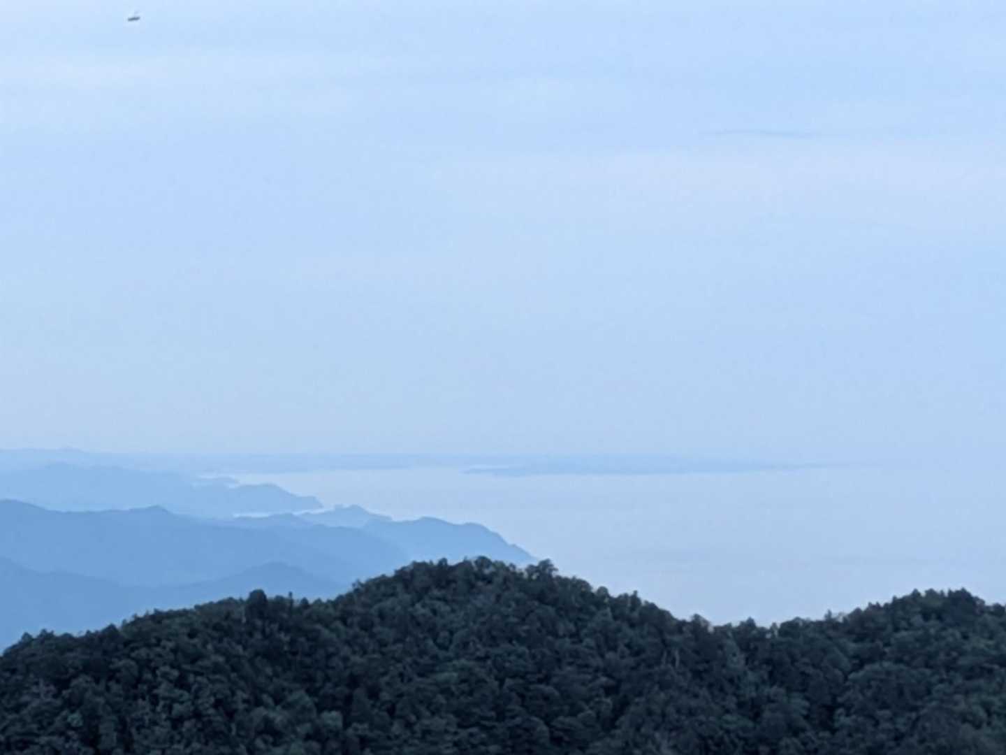 霞んでるけど尾鷲の海だよ(^^)
