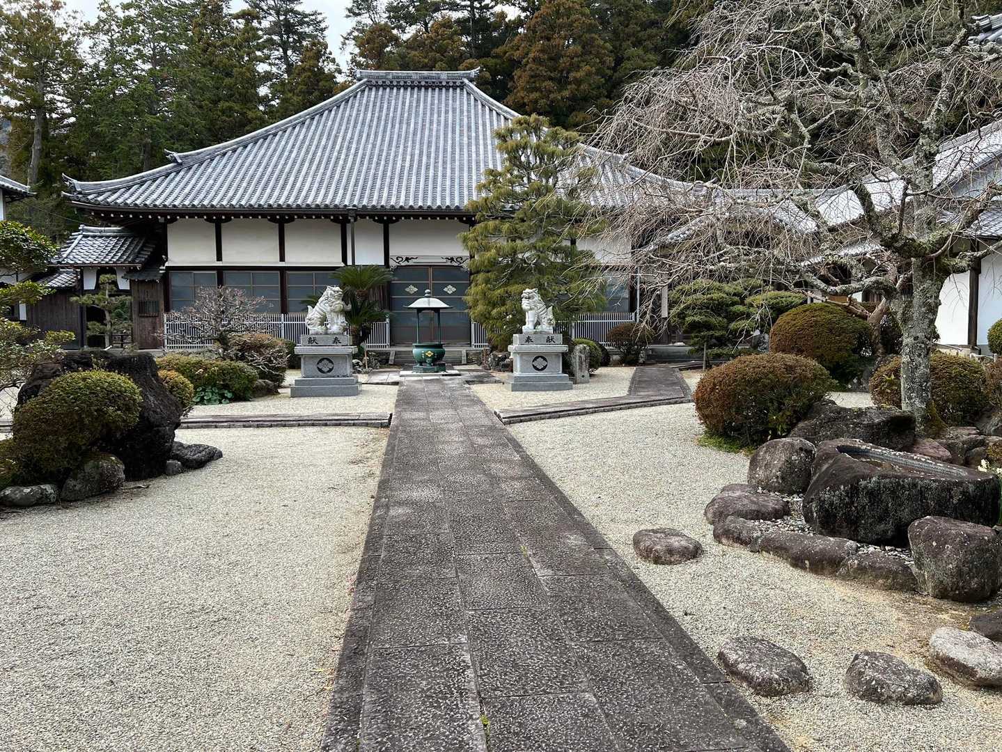 浄眼寺さんに降りてきました。
すごいご立派なお寺です。

おしまい