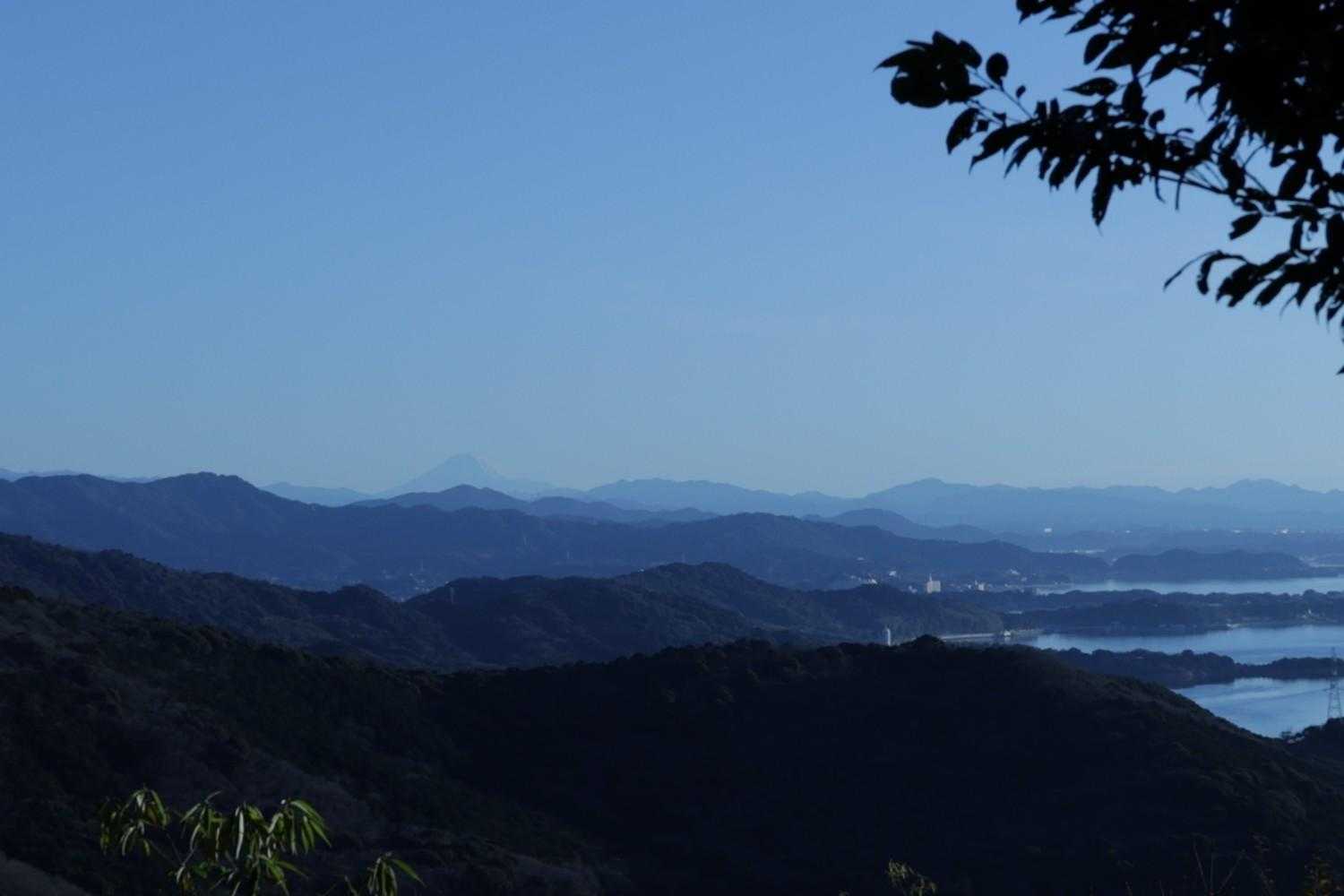 展望台から見えますねぇ富士山が