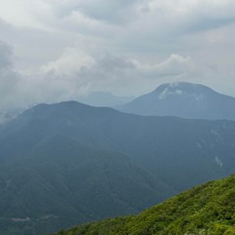 奥には大東岳