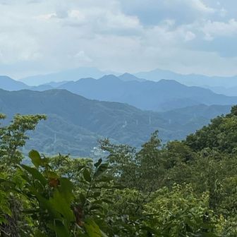 数少ない展望の山並み