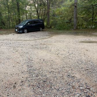 午前中は土砂降りだったので駐車場には自分一台でした。天気よの良い土日は混雑するみたいです