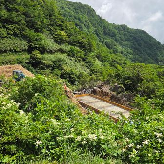 くろがね小屋は基礎工事中、とのこと。どんな建物が立つんやろ。