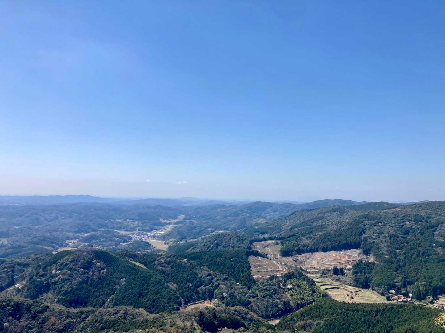 荒滝山山頂
今日は空が青くてめちゃ景色いい！
