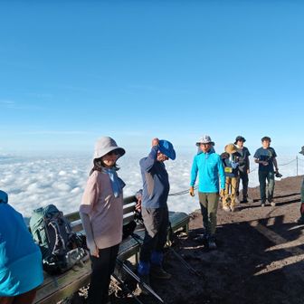 準備体操して下山