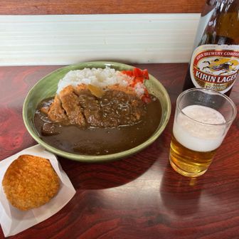 今日の反省会は多度大社前の宮川屋さんで、
コロッケとカツカレー😀
コロッケは余分だったな。
久しぶりに天気の良い日に山を歩いたら気分がスッキリした✌️