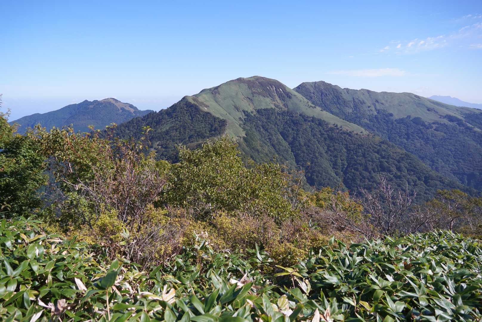 山頂より笹ヶ峰～チチ山