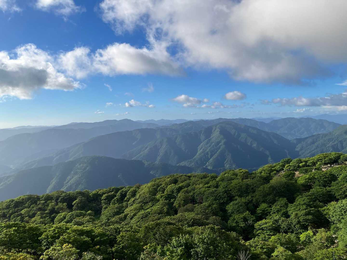湖北の山並みが美しいね
いつまでも眺めていられる