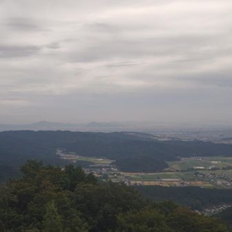 御嶽山、中央アルプス、南アルプスがぼんやり見えます✨