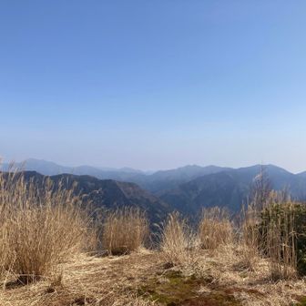 左奥の高い山が氷ノ山⛰️