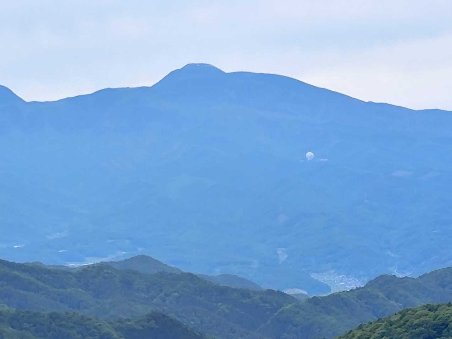 蓼科山です✨手前にドームが見えますね…